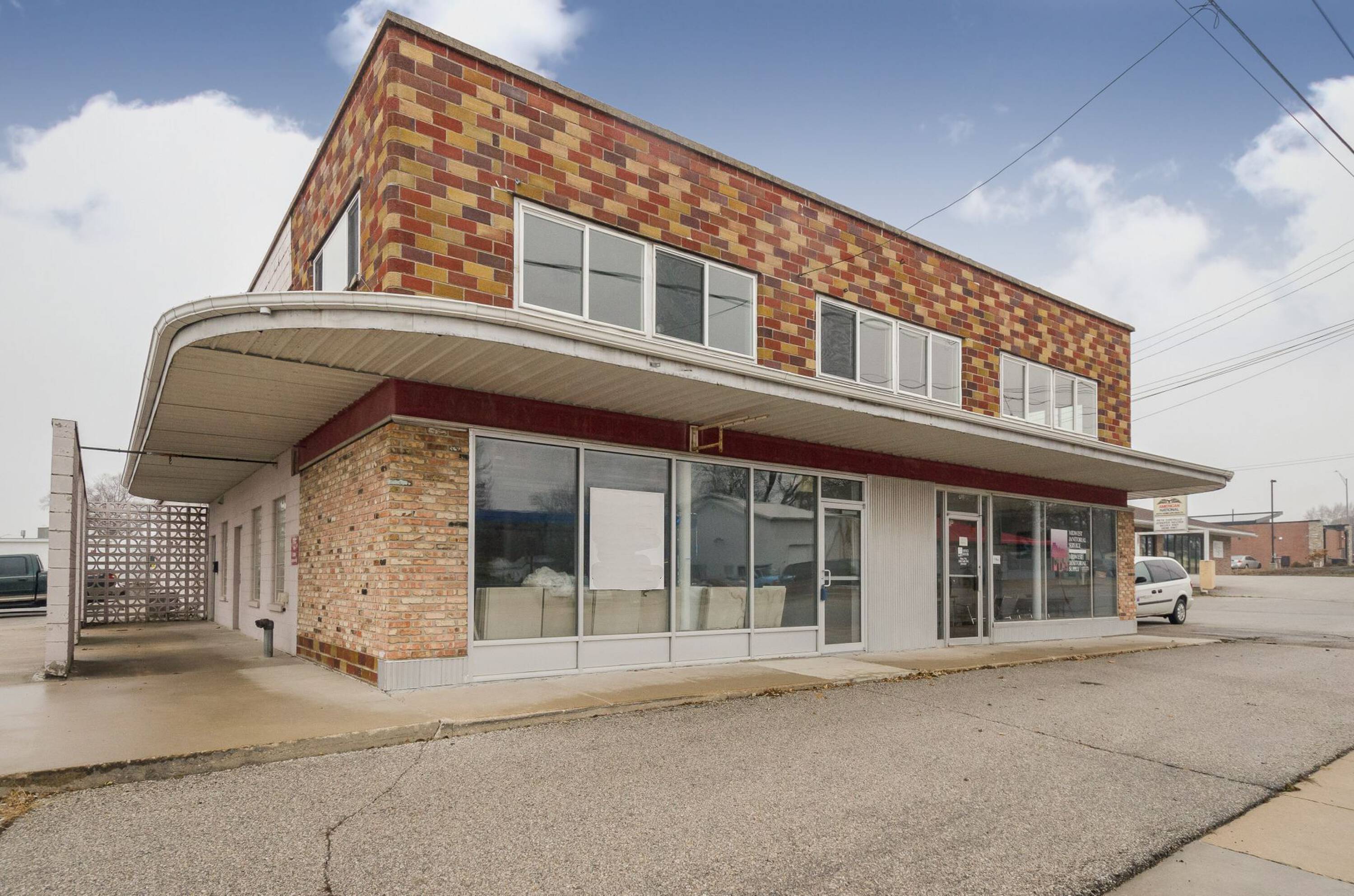 2830 University Avenue, Waterloo, IA 50701 | Crexi.com