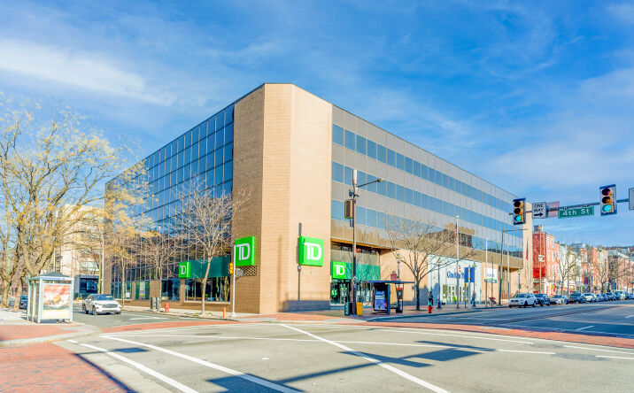 Pictures of Office property located at 399 Market St, Philadelphia, PA 19106 for lease - image #1