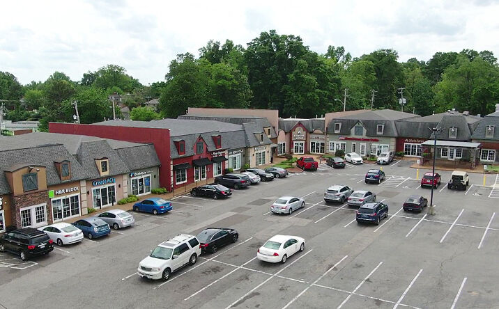 Pictures of Retail, Office, Restaurant property located at 2885 Poplar Ave, Memphis, TN 38111 for lease - image #1