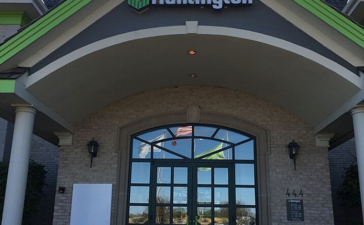 Pictures of Office property located at 444 N Rand Road, North Barrington, IL 60010 for lease - image #1