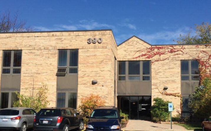 Pictures of Office property located at 390 E Devon, Roselle, IL 60172 for lease - image #1