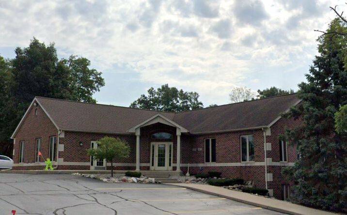 Pictures of Office property located at 8125 Valleywood Ln, Portage, MI 348921 for lease - image #1