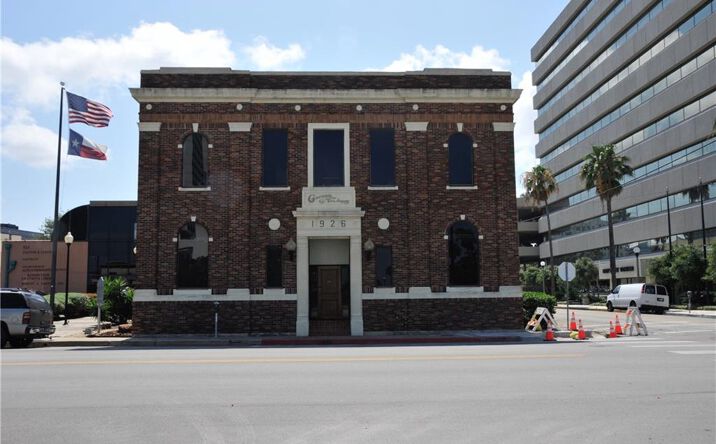 Pictures of Office property located at 921 N Chaparral St, Corpus Christi, TX 78401 for lease - image #1