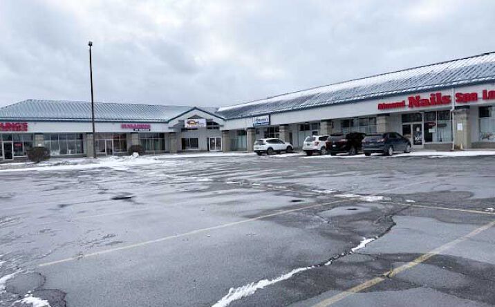 Pictures of Retail property located at 6857 W Main St, Kalamazoo, MI 49009 for lease - image #1
