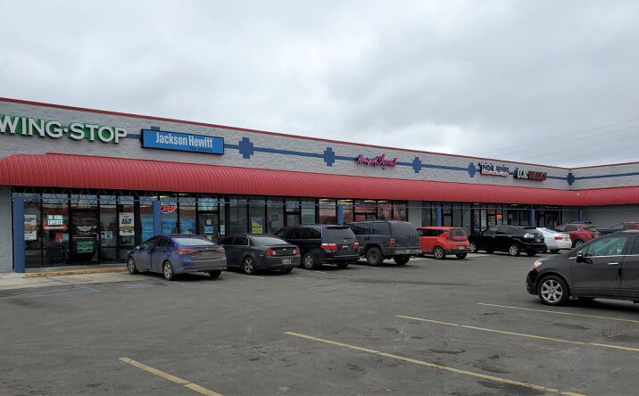 Pictures of Retail property located at 1380 Mall Dr, Benton Harbor, MI 49022 for lease - image #1