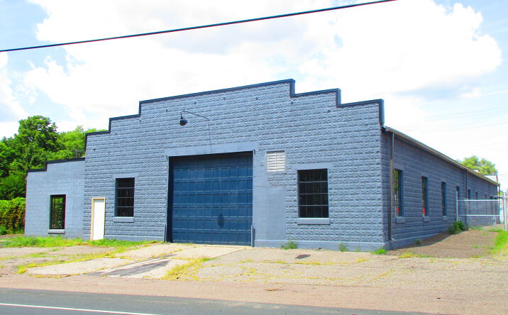 Pictures of Industrial property located at 3637 E Michigan Ave, Kalamazoo, MI 49048 for lease - image #1