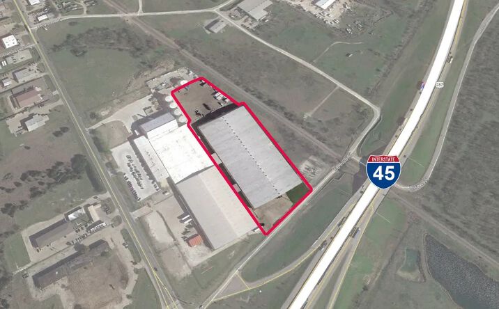 Pictures of Industrial property located at 1700 South I-45, Corsicana, TX 75110 for lease - image #1