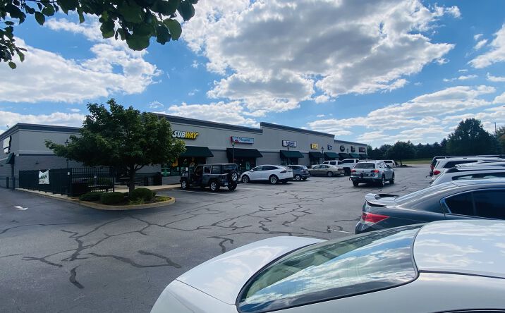 Pictures of Retail, Office property located at 500 Spring Valley Dr, Middlebury, IN 46540 for lease - image #1