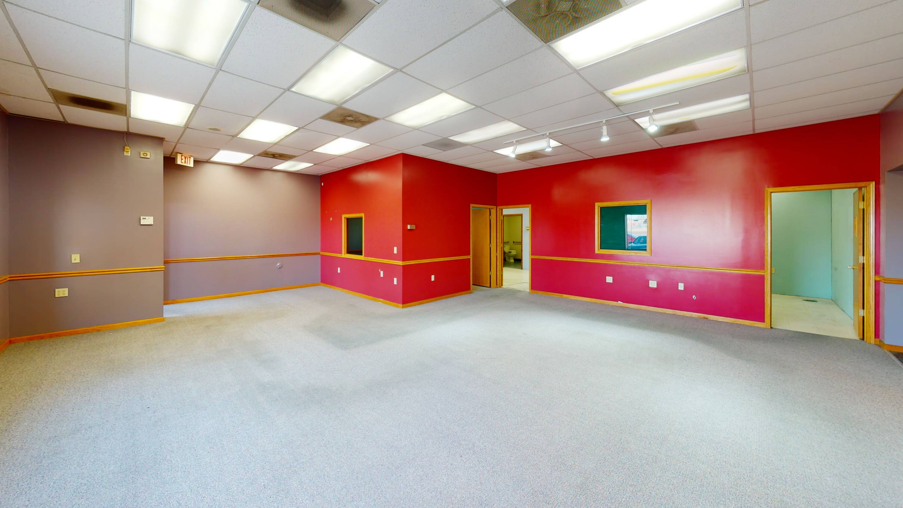 2114 SW Chelsea Dr, Topeka, KS 66614