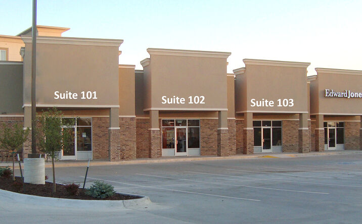 Pictures of Retail property located at 605 NW Hwy 24 Rd, Topeka, KS 66608 for lease - image #1