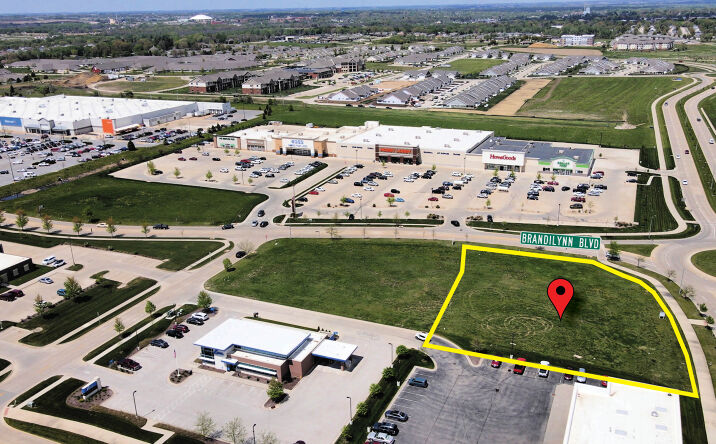 Pictures of Retail property located at Brandilynn Blvd and Pinnacle Prairie Parkway, Cedar Falls, IA 50613 for lease - image #1