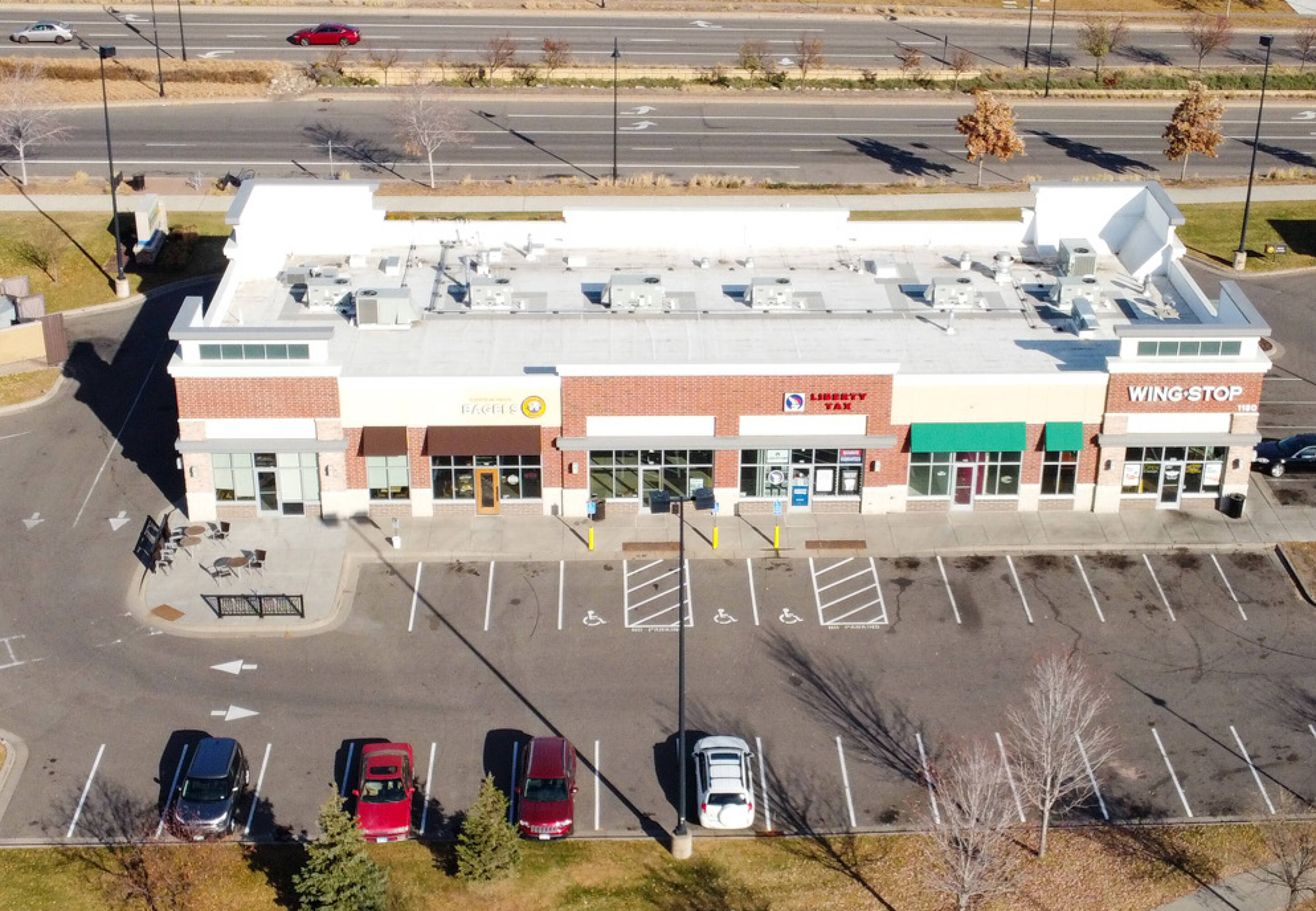 10001300 Shingle Creek Pkwy, Brooklyn Center, MN 55430