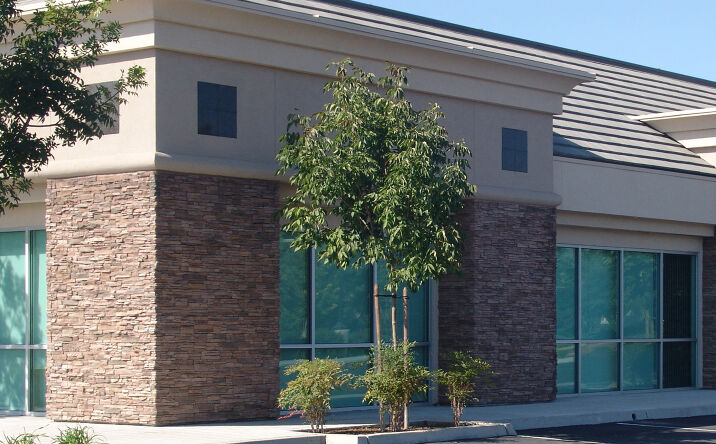 Pictures of Office property located at 7084 N Maple Ave, Fresno, CA 93720 for lease - image #1