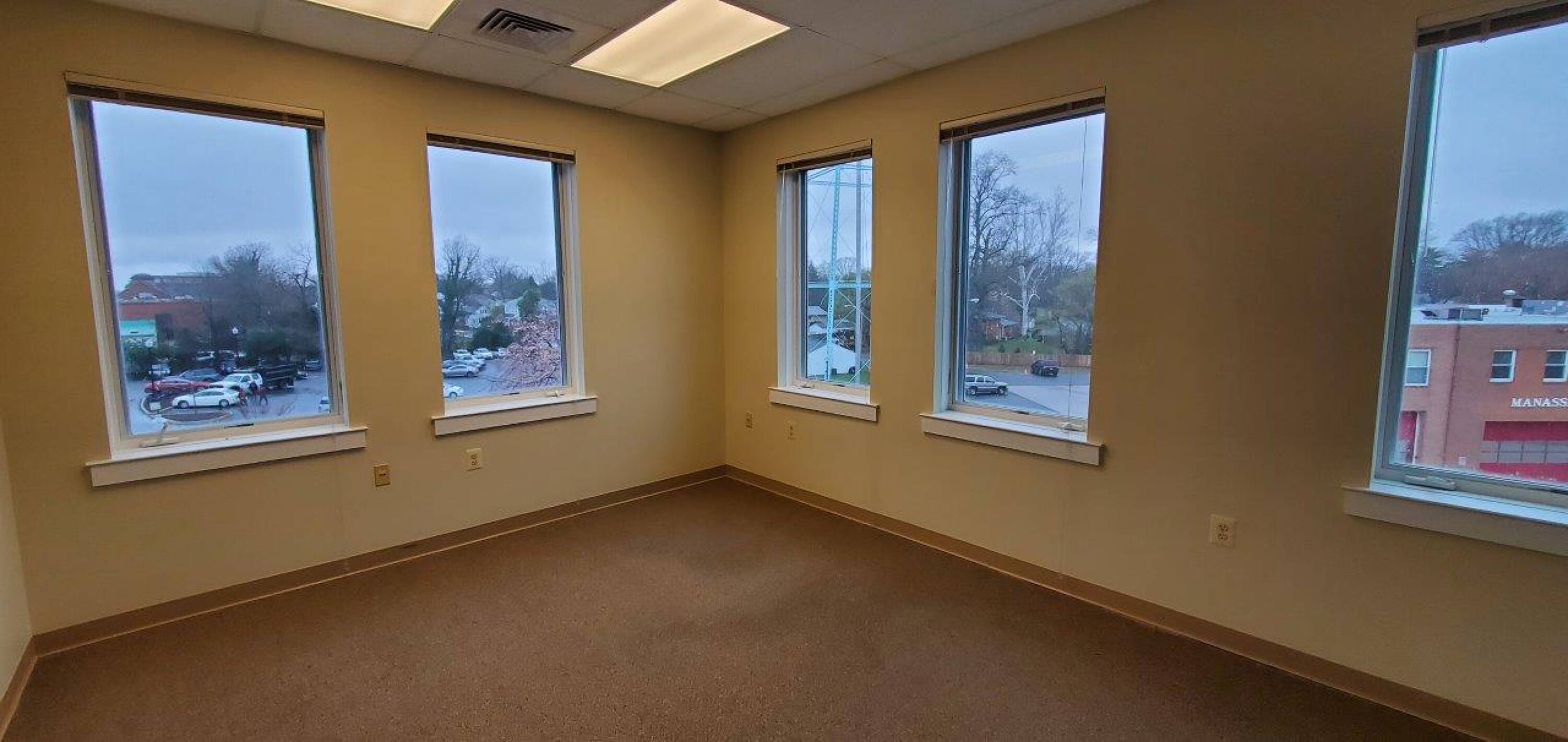 9401 Centreville Rd, Manassas, VA 20110