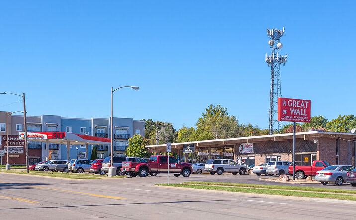 Pictures of Retail property located at 1634 SW Washburn Ave, Topeka, KS 66604 for sales - image #1
