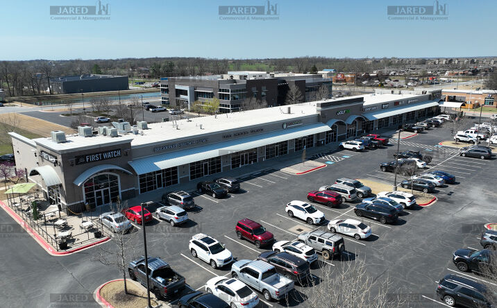 Pictures of Retail property located at 500 SE Walton Blvd, Bentonville, AR 72712 for lease - image #1