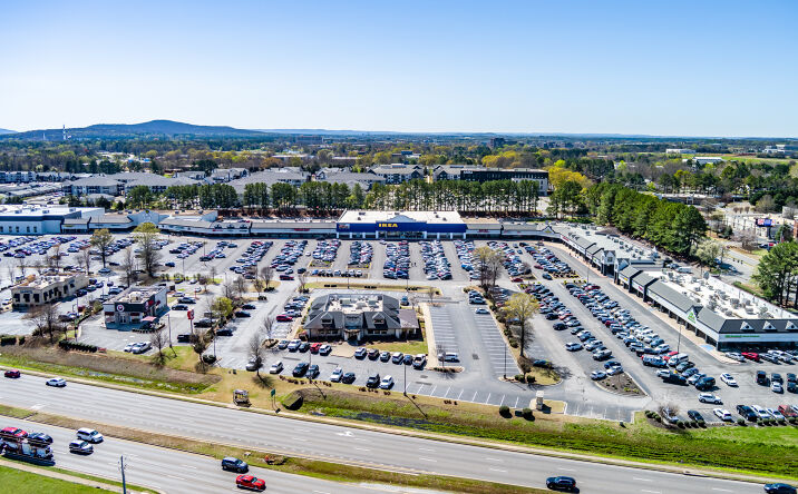 Pictures of Retail property located at 6125 University Dr NW, Huntsville, AL 35806 for lease - image #1