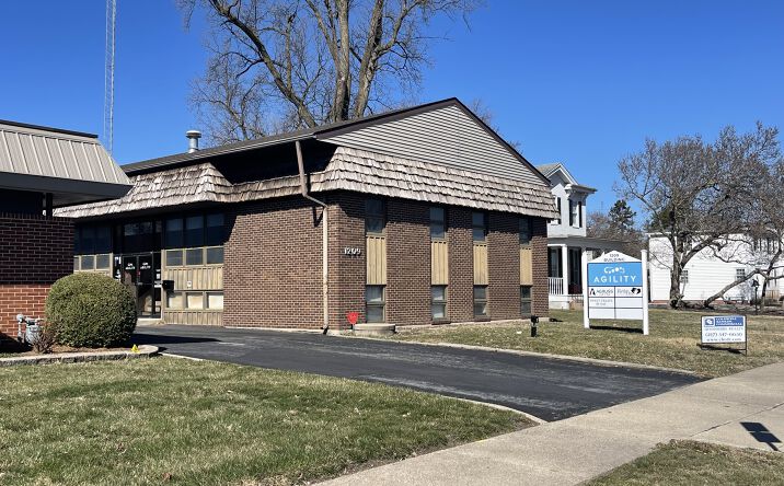 Pictures of Office property located at 1209 S 4th St, Springfield, IL 62703 for lease - image #1