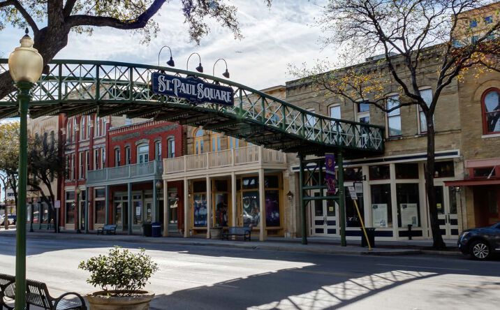 Pictures of Office property located at 1174 East Commerce Street, San Antonio, TX 78205 for lease - image #1