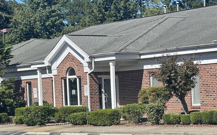 Pictures of Office property located at 13626 Warwick Blvd, Newport News, VA 23602 for lease - image #1