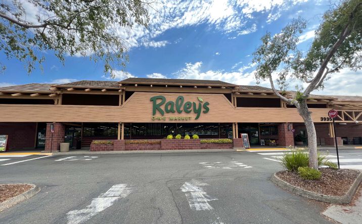 Pictures of Retail property located at 3919-3941 Park Drive, El Dorado Hills, CA 95762 for lease - image #1