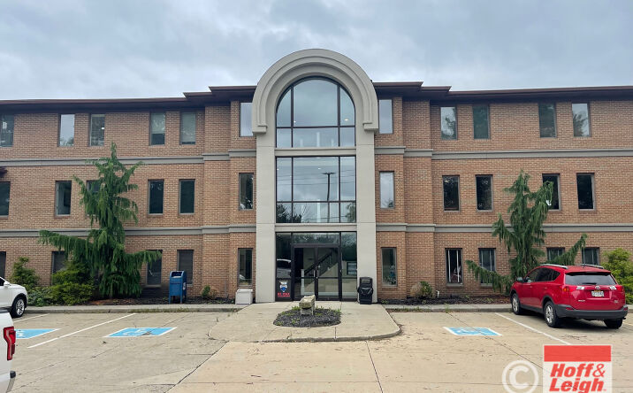 Pictures of Office property located at 3480 W Market St, Fairlawn, OH 44333 for lease - image #1