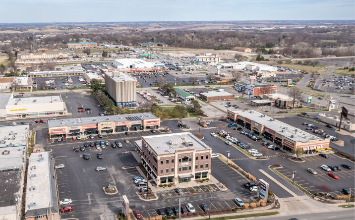 Pictures of Office property located at 1211 N Belt Hwy, St Joseph, MO 64506 for lease - image #1