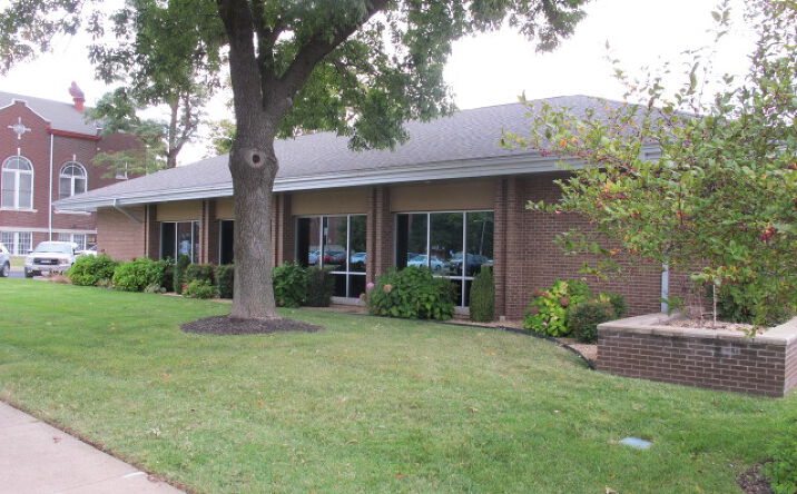 Pictures of Office property located at 818 N Benton Ave, Springfield, MO 65802 for lease - image #1