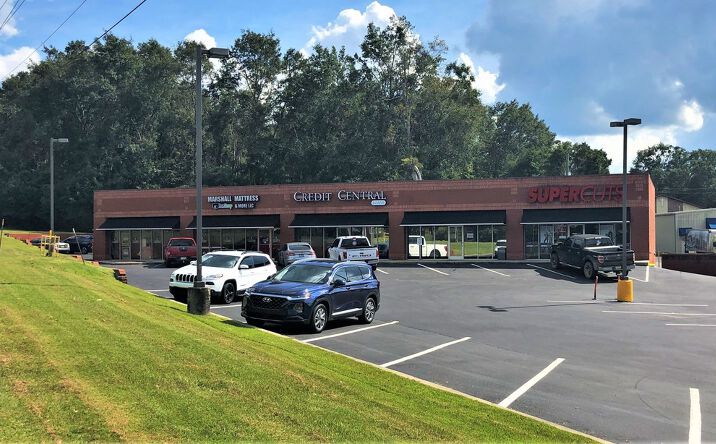 Pictures of Retail property located at 1111 7th St S, Clanton, AL 35045 for lease - image #1