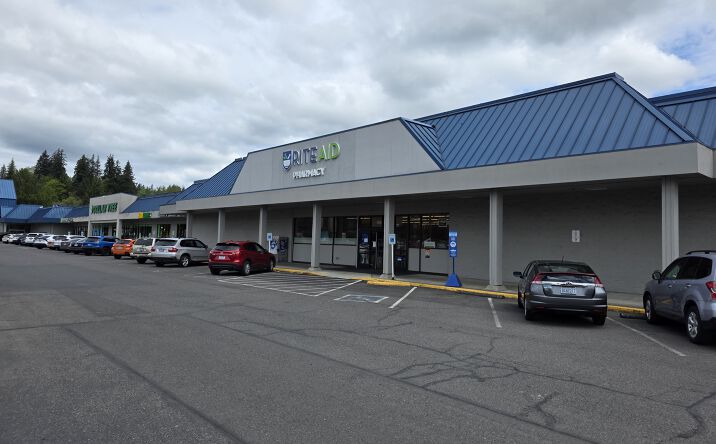 Pictures of Retail property located at 200 South Kelso Drive, Kelso, WA 98626 for lease - image #1