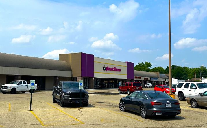 Pictures of Retail, Restaurant, Special Purpose property located at 604 Taywood Rd, Englewood, OH 45322 for lease - image #1