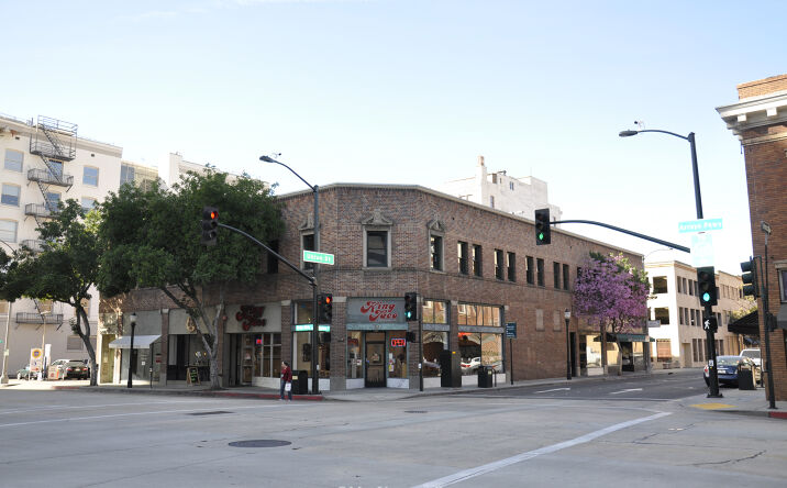 Pictures of Office property located at 35 N Arroyo Pkwy, Pasadena, CA 91103 for lease - image #1