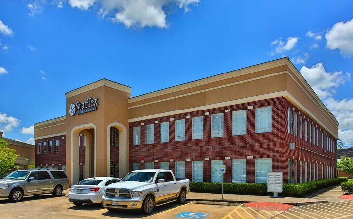 Pictures of Retail, Office, Restaurant property located at 9330 Broadway St, Pearland, TX 77584 for lease - image #1