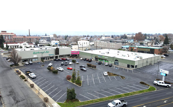 Pictures of Retail property located at 910 Summitview Ave, Yakima, WA 98902 for lease - image #1