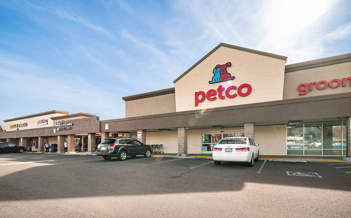Pictures of Retail property located at 5600 Folsom Boulevard, Sacramento, CA 95819 for lease - image #1