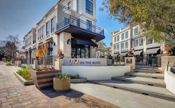 Pictures of Retail, Restaurant property located at 1710 Thousand Oaks Blvd, Thousand Oaks, CA 91362 for lease - image #1