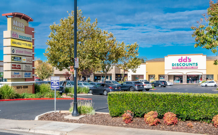 Pictures of Retail, Restaurant property located at 10375 Folsom Blvd, Rancho Cordova, CA 95670 for lease - image #1
