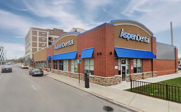 Pictures of Retail, Restaurant property located at 7537 N Clark St, Chicago, IL 60626 for lease - image #1