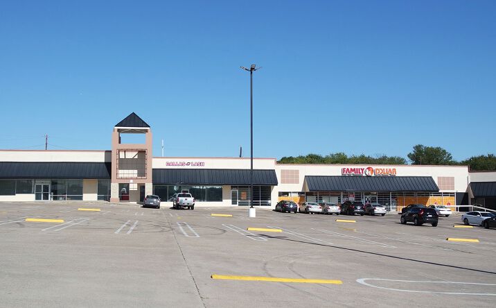 Pictures of Retail property located at 3203 W Camp Wisdom Rd, Dallas, TX 75237 for lease - image #1