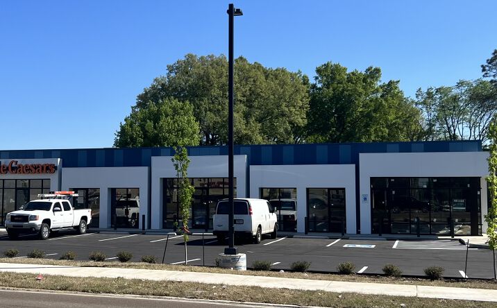Pictures of Retail property located at 4471 Summer Ave, Memphis, TN 38122 for lease - image #1