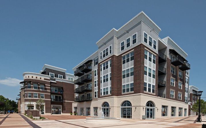Pictures of Retail property located at 4755 Main St, Lisle, IL 60532 for lease - image #1