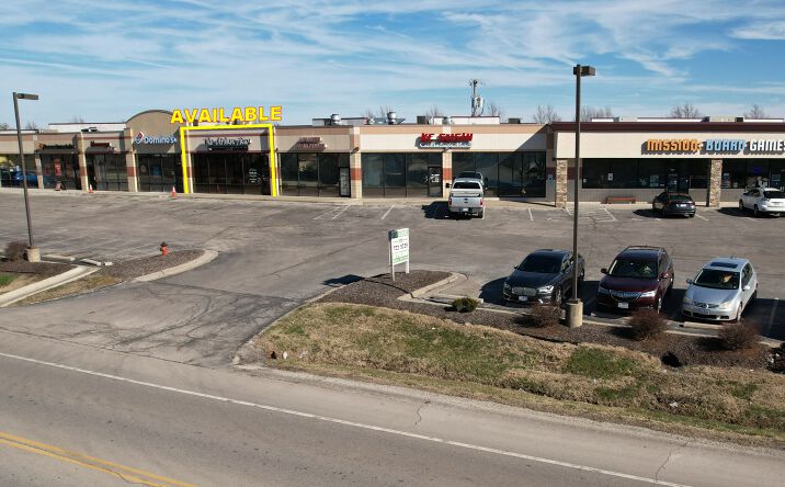 Pictures of Retail, Office property located at 7757 Northwest Prairie View Road, KCMO, MO 64151 for lease - image #1