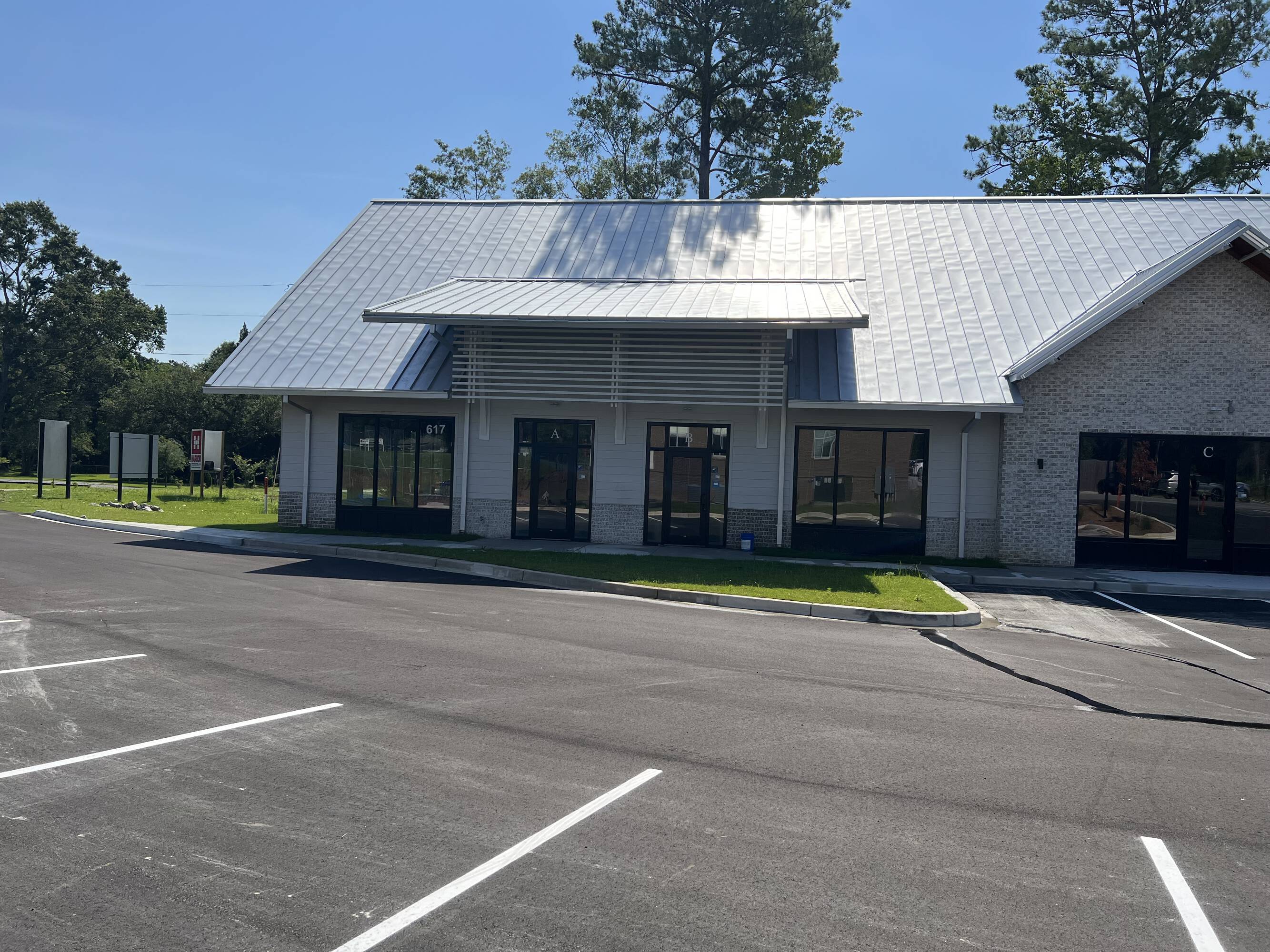 617 Myers Rd, Summerville, SC 29486