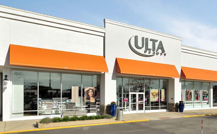 Pictures of Retail property located at NEC Lake Cook Road & Skokie Valley Road, Highland Park, IL 60035 for lease - image #1