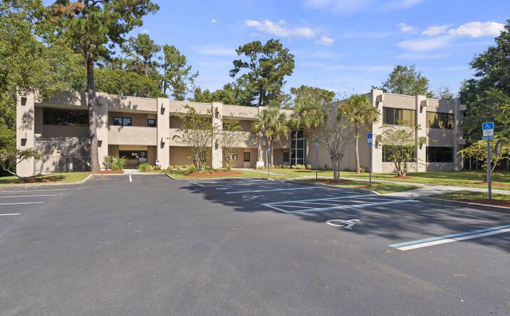 Pictures of Office property located at 4401 Emerson St, Jacksonville, FL 32207 for lease - image #1