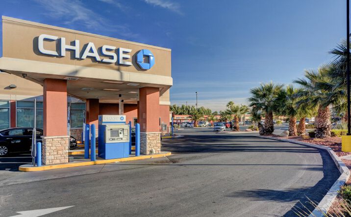 Pictures of Retail property located at 2560 South Maryland Parkway, Las Vegas, NV 89109 for lease - image #1