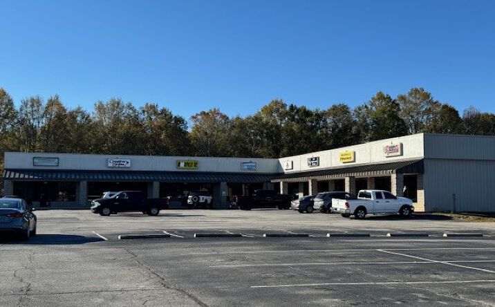 Pictures of Retail property located at 7736 Augusta Rd, Piedmont, SC 29673 for lease - image #1