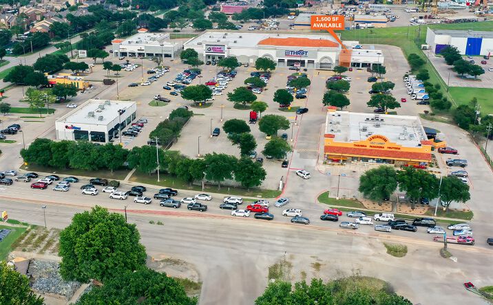 Pictures of Retail property located at 5425 S Cooper St, Arlington, TX 76017 for lease - image #1