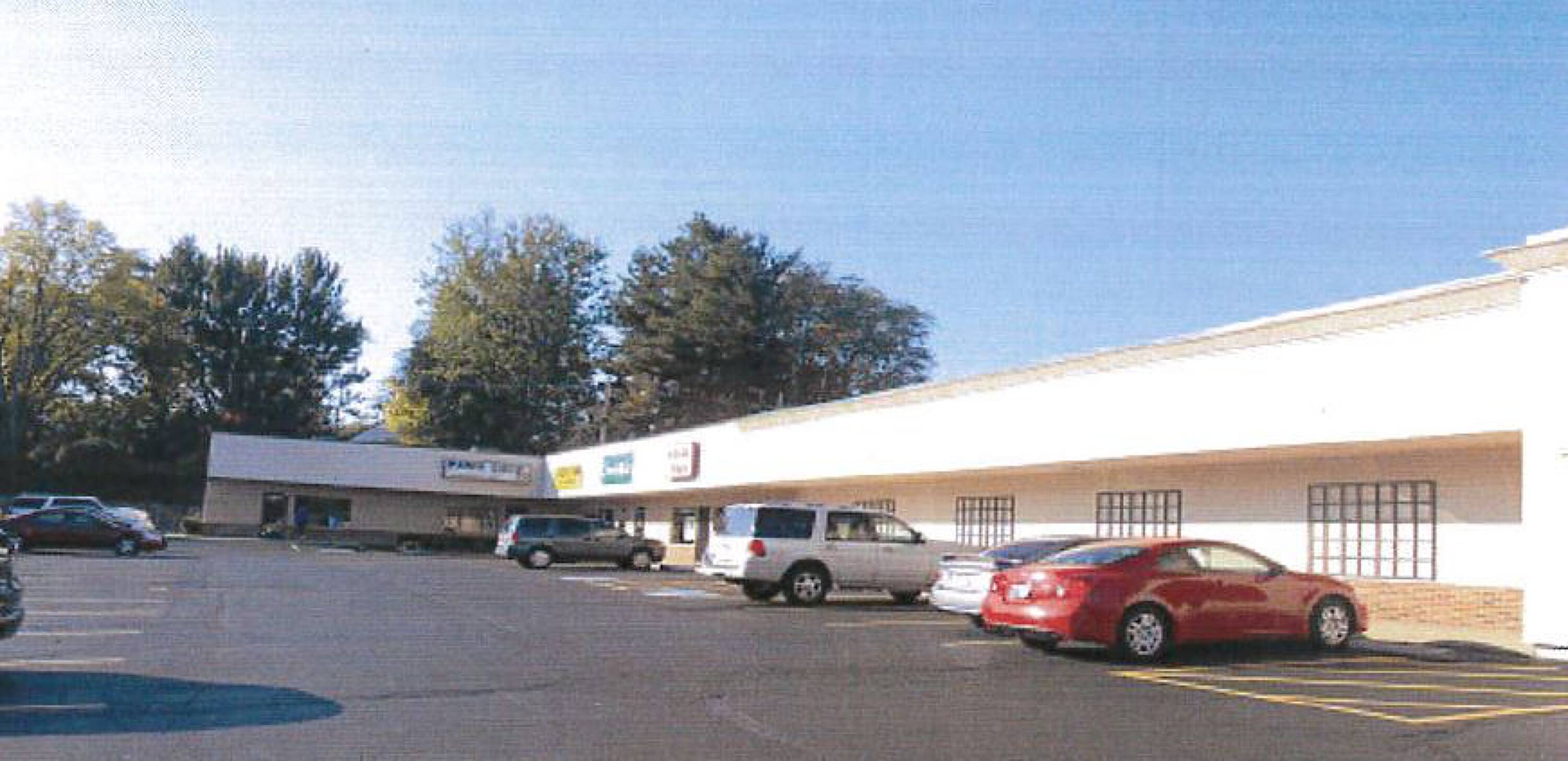 2042 E Ireland Rd, South Bend, IN 46614