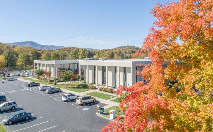 Pictures of Office property located at 3130 Chaparral Dr, Roanoke, VA 24018 for lease - image #1